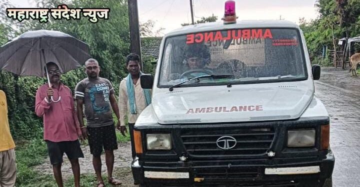 माजी पालकमंत्री अम्ब्रिशराव आत्राम यांनी महागाव बुज येथील मृत इसमाचा शव स्वगावी आणण्यास केली आर्थिक मदत.