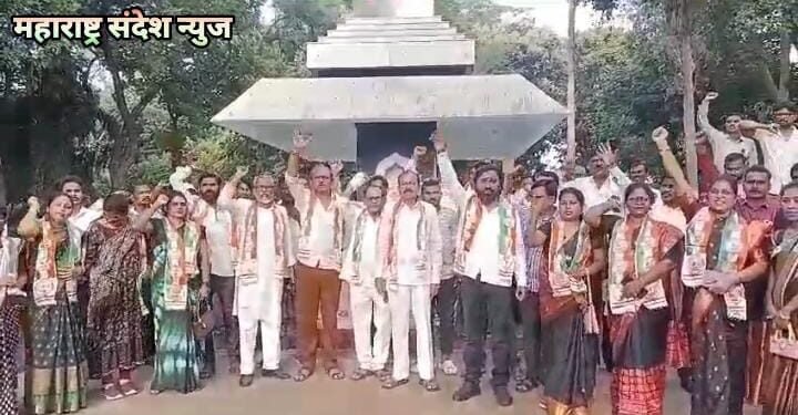 छत्रपतीं महाराजांचा पुतळा कोसळणे हे अत्यंत वेदनादायी, बांधकाम मंत्र्यांनी महाराष्ट्रांची माफी मागावी.