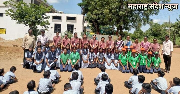 आदर्श शाळेच्या 14 व 17 वर्ष वयोगटातील मुलींची शालेय कबड्डी खेळाकरिता जिल्हा स्तरावर निवड.