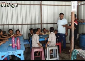 अहेरी: शालेय विद्यार्थी व  पालकांना एसटी डेपोत काढावी लागली रात्र, अजय कंकडालवार यांनी दिला मदतीचा हात.