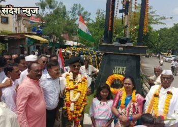 बीएसएफ मधून सेवानिवृत्त सैनिक दिनेश बापूरावजी नारद यांचे हिंगणघाट शहरात जंगी स्वागत.