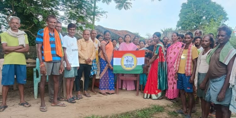 दुर्गम भाग रमेशगुडाम गावाला राष्ट्रवादी काँग्रेस शरदचंद्र पवार पक्षाचे विधानसभा महीला नेते भाग्यश्री आत्राम यांची भेट व गावकऱ्यांची विविध समस्येवर साधला संवाद.