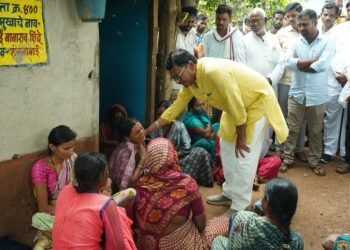 आमदार सुभाष धोटेंनी केले जिवती च्या त्या मृतकांच्या कुटुंबीयांचे सांत्वन.