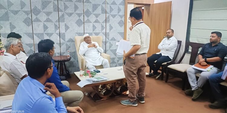 राष्ट्रीय महामार्गाच्या कामांना गती दया ; खासदार डॉ नामदेव किरसान यांच्या संबंधित अधिकाऱ्यांना सूचना*