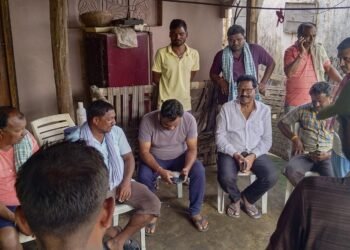 माजी जि.प.अध्यक्ष अजयभाऊ कंकडालवार यांनी चींचोलकर कुटुंबांची सांत्वन.