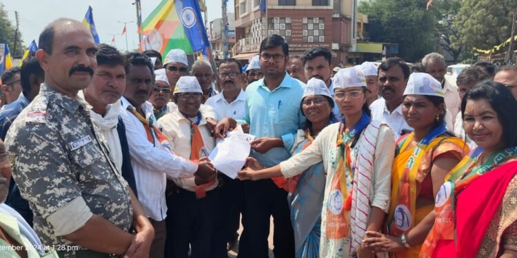 उपविभागीय अधिकारी व तहसिलदारांनी प्रत्यक्ष घेतली दखल.