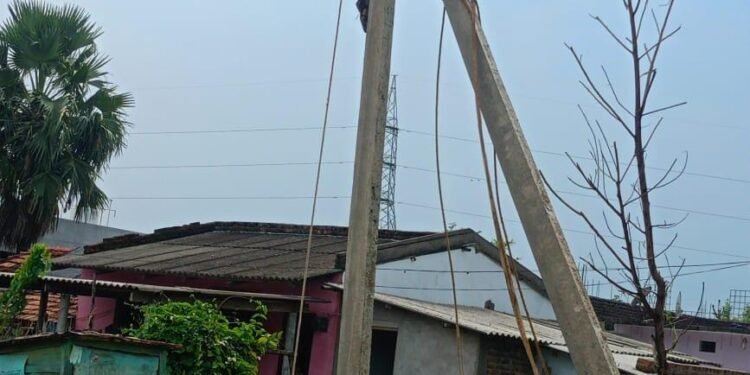 माजी जि.प.अध्यक्ष अजयभाऊ कंकडालवार यांचा पाठपुरवाला यश : वांगेपल्ली कॉलनी येथील विद्युत समस्या दूर.