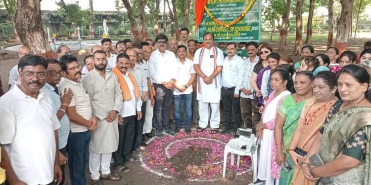 छत्रपती शिवाजी महाराज उद्यान येथील वेगवेगळ्या 3 कोटी रुपयांच्या विकास कामांचे भूमिपूजन व लोकार्पण सोहळा संपन्न.