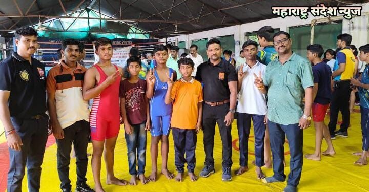 आदर्श शाळेच्या अमोघ पहाणपटे व मानव मोहितकर यांची विभाग स्तरीय शालेय कुस्ती स्पर्धेकरिता निवड.