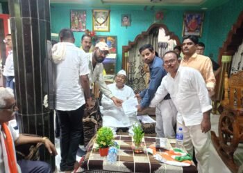 गडचिरोली युवा ग्रामिण पत्रकार संघटने तर्फे खासदार नामदेवराव किरसान यांना निवेदन