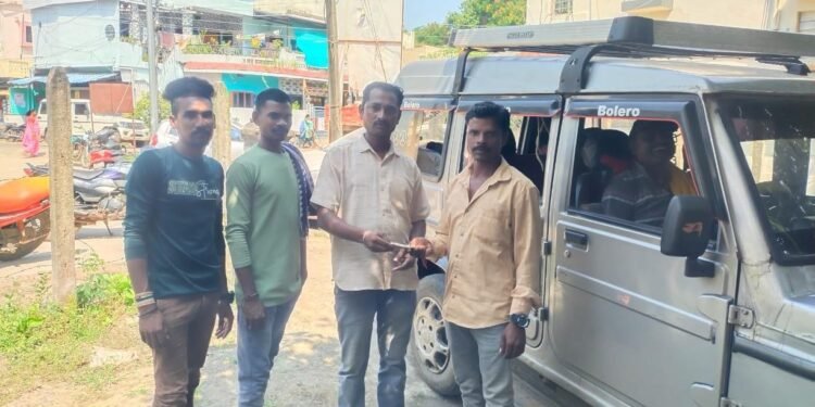 माजी जि.प.अध्यक्ष अजय कंकडालवार यांचा कडून गाडीची व्यवस्था व औषध उपचारासाठी आर्थिक मदत