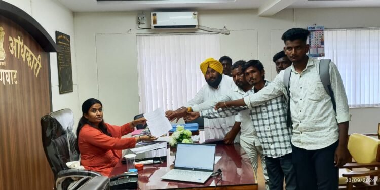 भिवापूर व गंगापूर गट ग्रामपंचायत येथे ग्रामपंचायत कर्मचाऱ्या कडून प्रशासकीय यंत्रणेचा काळाबाजार व मनमानी कारभार.