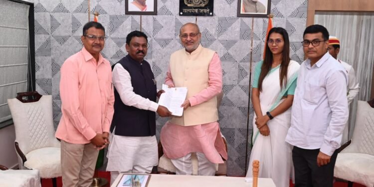 _गडचिरोली जिल्ह्यातील विविध विकास कामांवर माजी खा.अशोक नेते यांची राज्यपालांसोबत चर्चा