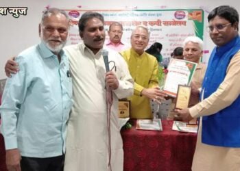 हिन्दी भाषेत संपूर्ण विश्व जोड़न्याची क्षमता: एड. क़ुरैशी यांचे हिंदी दिवस निमित्त कार्यक्रमात प्रतिपादन.