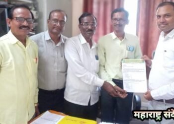 निसर्गसाथी तर्फे हेरॉनरी घरटी गणना अहवाल वन्यजीव सप्ताह मध्ये नगर परिषदचे मुख्यधिकारी यांना सादर.