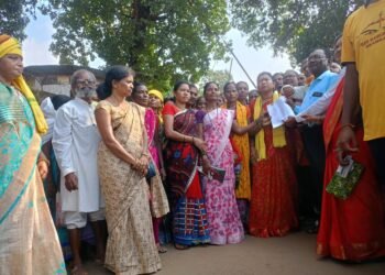 अहेरी विधानसभेचे रणरागणी माजी जिल्हा परिषद अध्यक्षा भाग्यश्रीताई आत्राम, हलगेकर यांचा नेतृत्वात भामरागड येथे भव्य धडक मोर्चा संपन्न