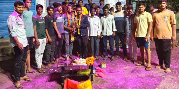 कारागृह पोलिस भरतीत भुवन डेरकर नागपूर विभागातून अव्वल ; मार्गदर्शक रोहित जंगमवार यांना दिले यशाचे श्रेय