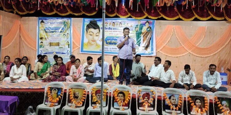 तथागत गौतम बुध्द व डॉ.बाबासाहेब यांच्या पुतळ्याचे अनावरण कार्यक्रम मोठया उत्सहात साजरा