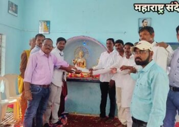 न्यू स्टार बौध्द समाज मंडळ राजाराम कडून छल्लेवाडा येथील पंचशील बौध्द समाज मंडळाला धम्मदान.