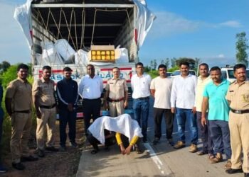 चंद्रपूर: वाहनासह 35 लाखांचा प्रतिबंधित सुगंधित माल जप्त, निवडणुकीच्या पार्श्वभुमीवर स्थानिक गुन्हे शाखेची कारवाई