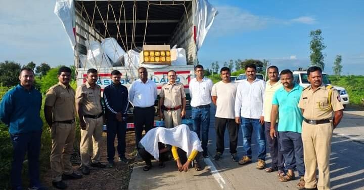 चंद्रपूर: वाहनासह 35 लाखांचा प्रतिबंधित सुगंधित माल जप्त, निवडणुकीच्या पार्श्वभुमीवर स्थानिक गुन्हे शाखेची कारवाई