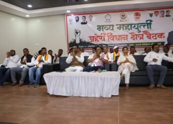 महायुतीची आढावा बैठक : ना. डॉ,धर्मराव बाबा आत्राम यांचा विजय सुनिश्चित करण्यासाठी नियोजन