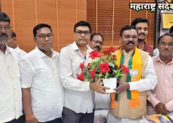 गडचिरोली विधानसभा क्षेत्राची उमेदवारी डॉ. मिलींद नरोटे यांना जाहीर केल्याने मा.खा. अशोक नेते यांनी केले अभिनंदन.