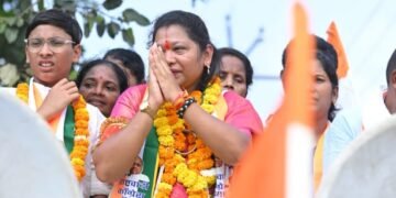 अहेरी विधानसभा क्षेत्रात महाविकास आघाडीच्या उमेदवार भाग्यश्रीताई आत्राम,हलगेकर यांचे नामांकन, रॅलीला अपार जनसमर्थन