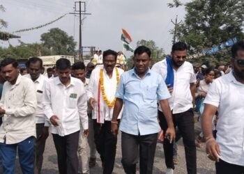 हजारो कार्यकर्त्यांच्या साक्षीने काँग्रेस समर्पित अपक्ष उमेदवार हनमंतू मडावी यांनी केले नामांकन दाखल.