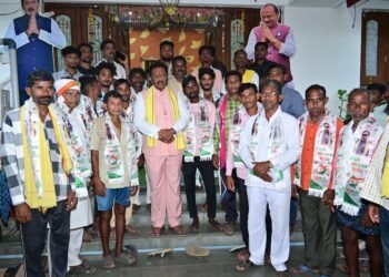 राष्ट्रवादी काँग्रेस पक्षात (अजित पवार गट) अनेकांचे जाहीर पक्ष प्रवेश