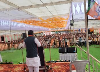 _आमगाव येथे महायुतीचे उमेदवार संजयजी पुराम यांच्या प्रचारार्थ भव्य जाहीर सभेत विकासकामांचा आढावा घेत जनतेला मतदानाचे आवाहन