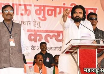 ‘हमे बटना है, या फिर जुड़ना है? आंध्रप्रदेशचे उपमुख्यमंत्री पवन कल्याण यांचा सवाल, मुनगंटीवार यांच्या प्रचारार्थ बल्लारपुरात जाहीर सभा.