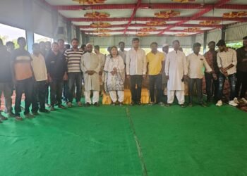 सिरोंचा येथे लग्न समारंभात माजी जिल्हा परिषद अध्यक्षा भाग्यश्रीताई आत्राम व युवा नेते ऋतुराज हलगेकर यांची प्रमुख उपस्थिती