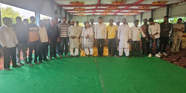 सिरोंचा येथे लग्न समारंभात माजी जिल्हा परिषद अध्यक्षा भाग्यश्रीताई आत्राम व युवा नेते ऋतुराज हलगेकर यांची प्रमुख उपस्थिती