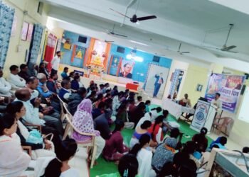 संविधान दिनी दीक्षाभूमी देसाईगंज येथे अभ्यासपुर्ण मार्गदर्शन कार्यक्रम पार