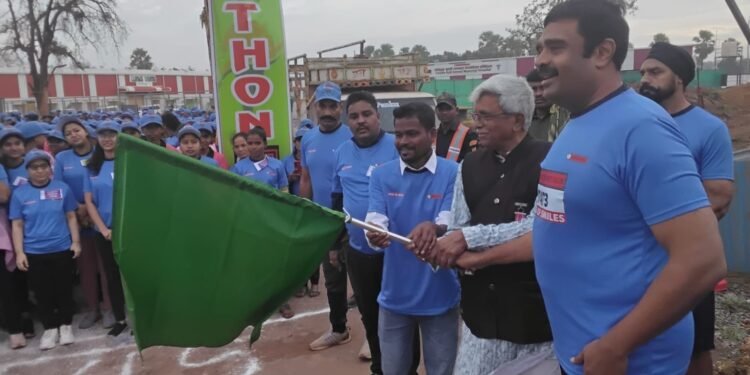 एटापल्ली तालुक्यातील हेडरी येथे लॉयड्स मेटल्स् अँड एनर्जीच्या वतीने मिनी मॅरेथॉन स्पर्धा मोठ्या उत्साहात साजरी