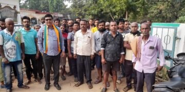 गडचिरोली जिल्ह्यातील बांगला भाषिक गावांचा राज्य सरकारने पुनर्वसन निधी देऊन विकास करावा.