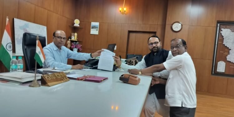 शेतकरी बेरोजगार महापंचायत मध्ये मंजूर विषयानुसार योजनांचे नियोजन व्हावे: विदर्भ आघाडीचे अनिल जवादे यांची जिल्हाधिकाऱ्याना मागणी.