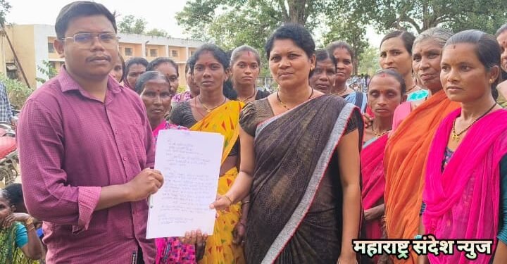 तलाठी मुख्यालयी हजर राहण्याची मागणीसाठी जारावंडीतील महिलांचा महसूल कार्यालयावर धडक मोर्चा.