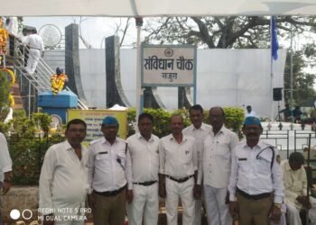 भारतीय बौद्ध महासभा राजुरा तालुक्याच्या वतीने बोधिसत्व डॉ बाबासाहेब आंबेडकर यांना मानवंदना.