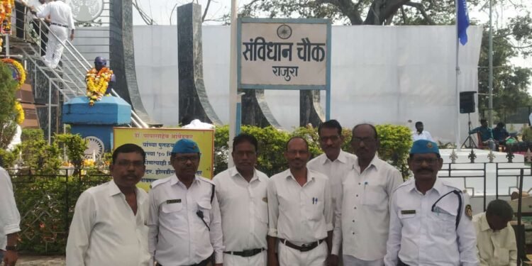 भारतीय बौद्ध महासभा राजुरा तालुक्याच्या वतीने बोधिसत्व डॉ बाबासाहेब आंबेडकर यांना मानवंदना.