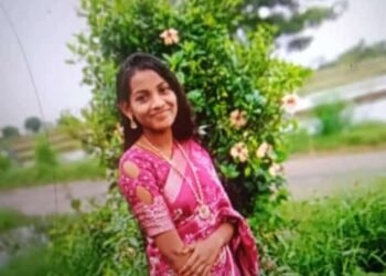 रंगधामपेठा येथील १५वर्षीय साक्षी व्यंकटराव कालवा हिने गळफास लावून आत्महत्या.