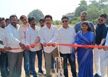 सिरोंचा  प्रीमियर लीग सिजन 4 क्रिकेट सामन्याला सुरुवात.