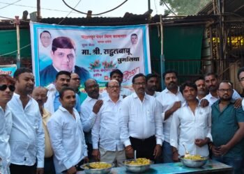 बल्लारपूर पेपर मिल कामगार व पि.एम मित्र परिवार तर्फे युवा नेते राहूल पुगलिया यांचा वाढदिवस उत्साहात साजरा.