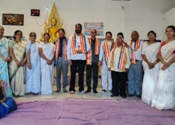 हिंगणघाट येथील सम्यक बुद्ध विहारात धम्मपद ग्रंथ वितरण सोहळा संपन्न.