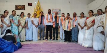 हिंगणघाट येथील सम्यक बुद्ध विहारात धम्मपद ग्रंथ वितरण सोहळा संपन्न.