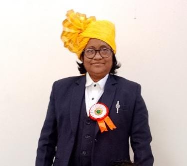 कवियत्री सौ.संगीता रामटेके/पाटील यांना साहित्यरत्न पुरस्कार जाहीर