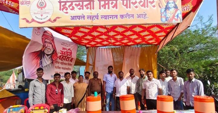 हिंगणघाट: हिंदू सेना मित्र परिवार द्वारे गाडगेबाबा जत्रा मध्ये निःशुल्क शुद्ध जल वितरण.