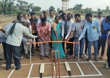 युवकांनी खेळाला आत्मसात करावं : अजयभाऊ कंकडालवार यांचे प्रतिपादन.