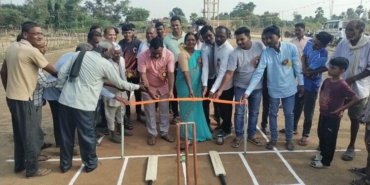 युवकांनी खेळाला आत्मसात करावं : अजयभाऊ कंकडालवार यांचे प्रतिपादन.